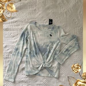 Abercrombie size 9/10 girl long sleeve round hem